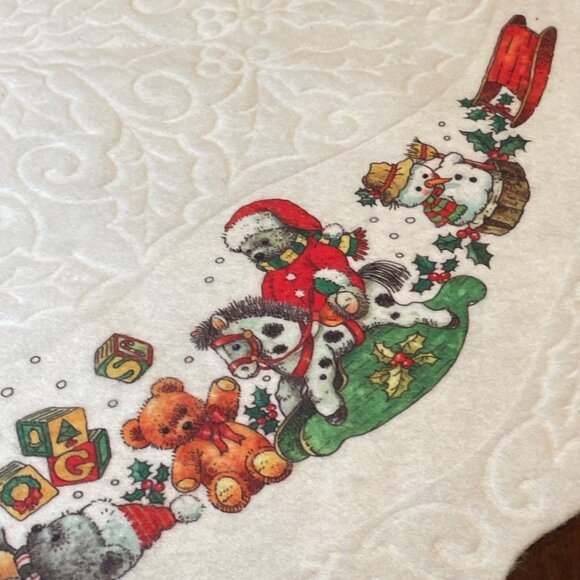 Vintage White Christmas Tree Skirt With Santa & Toy Print Quilted Texture Scallo - Picture 13 of 15